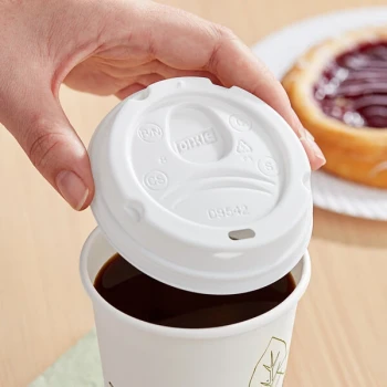 Dixie Large White Travel Lid for 10-20 oz. Cups - 1,000/Case