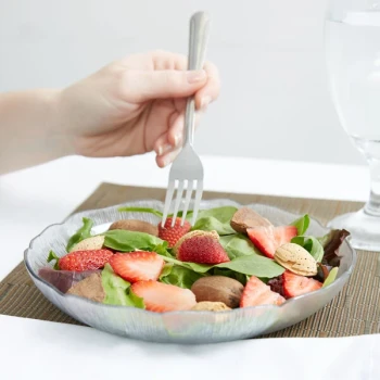 Carlisle 690707 Petal Mist 7 15/16" Clear Polycarbonate Plate