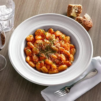 Tuxton CWD-120 Concentrix 24.5 oz. White China Soup / Pasta Bowl - 6/Case