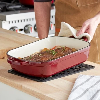 Valor 5.25 Qt. Merlot Enameled Cast Iron Roasting Pan / Casserole Dish - 13 1/2" x 10 1/4" x 3"