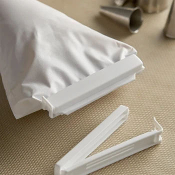 Linden Sweden Twixit! 3" Pastry Decorating Bag Clip   - 2/Pack