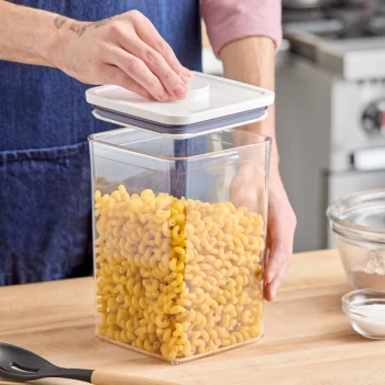 OXO Good Grips 4.4 Qt. Clear Square SAN Plastic Food Storage Container with White POP Lid