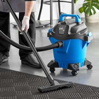 Lavex 5 Gallon Poly Commercial Wet / Dry Vacuum with Toolkit - 100-120V, 1200W
