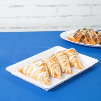 Fineline 294-WH Flairware 9" x 13" White Plastic Rectangular Tray   - 48/Case