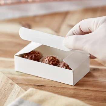 Baker's Lane 1/4 lb. White 1-Piece Auto-Popup Candy Box - 25/Pack