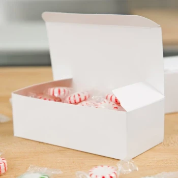 Baker's Lane 1/2 lb. White 1-Piece Auto-Popup Candy Box - 25/Pack