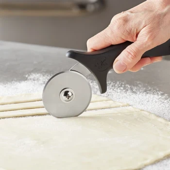 Ateco 1322 2 1/2" Stainless Steel Pastry Cutter with Polypropylene Handle
