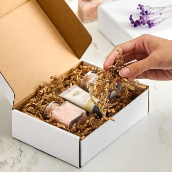 Lavex 10 lb. Crinkle Paper Shred Kraft