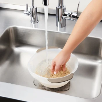 OXO 11166900 Good Grips 2.5 Qt. Plastic Rice and Grain Washing Colander with Base and Handles