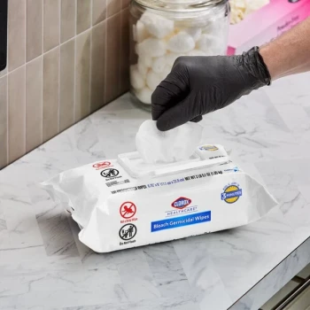 Clorox Healthcare CLO32621 100-Count Bleach Germicidal Wipes - 6/Case