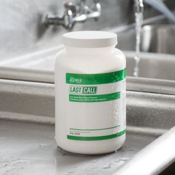 Noble Chemical 4 lb. / 64 oz. Last Call Concentrated Low Suds Powdered Bar Glass Cleaner - 2/Case