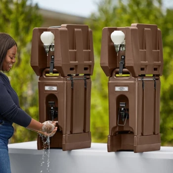 Cambro 2.5 Gallon Dark Brown Portable Handwash Station with Soap and Roll Paper Towel Dispenser and Riser