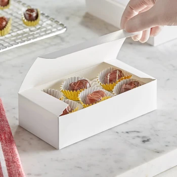 Baker's Lane 1 lb. White 1-Piece Auto-Popup Candy Box - 250/Case