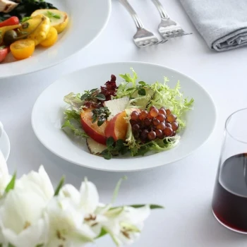 10 Strawberry Street Catering Pack CATCOM-RD-4 Bright White 7 1/2" Round Porcelain Salad / Dessert Plate - 12/Case