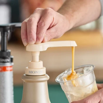 Monin Exclusive 0.50 oz. Flavoring Sauce Pump for 64 oz. Bottles P783