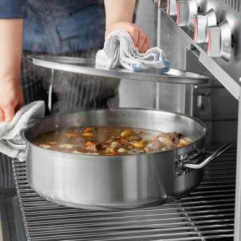 Vigor SS1 Series 12 Qt. Stainless Steel Brazier with Aluminum-Clad Bottom and Cover