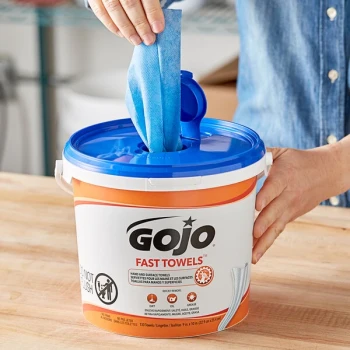 GOJO® 6299-02 Fast Towels Hand Cleaning Wipes 225 Count Bucket - 2/Case