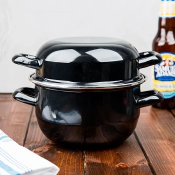 Hendi 070974 1.5 Qt. Black Enameled Steel Mussel Pot with Lid