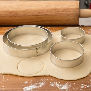 Wilton 191004936 4-Piece Metal Nesting Circles Cookie Cutter Set