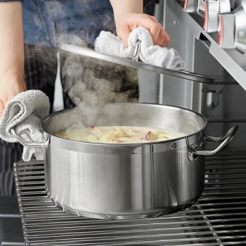 Vigor SS1 Series 8 Qt. Stainless Steel Brazier with Aluminum-Clad Bottom and Cover