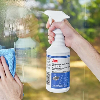 3M 85788 1 qt. / 32 fl. oz. Glass Cleaner and Protector with Trigger Sprayer