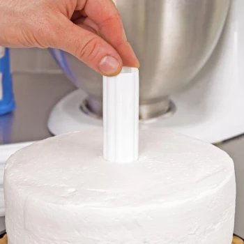 Wilton 303-4005 9" Plastic Hidden Cake Pillars - 4/Pack